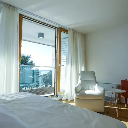 Beachfront Villas * Petrcane